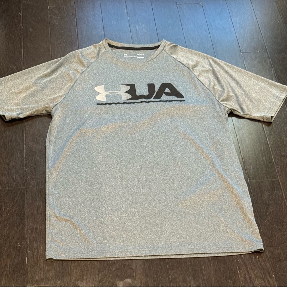 Men's Under Armour t-shirt